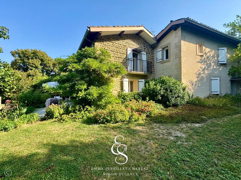 Maison - 400 m² - 16 pièces