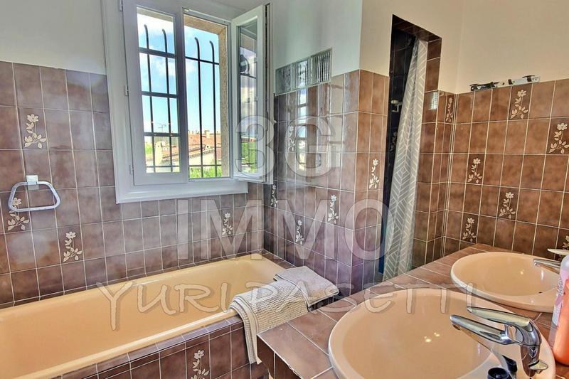 Villa - 145 m² - 6 pièces