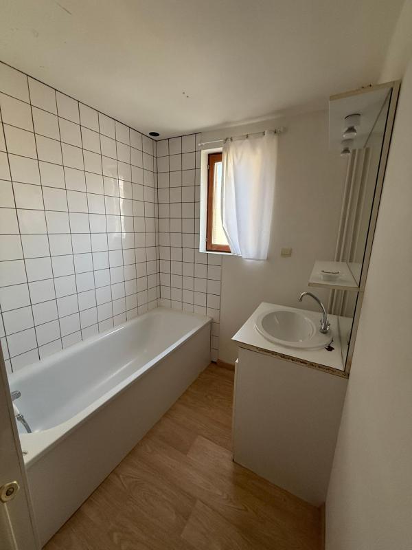 Maison - 300 m² - 7 pièces