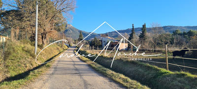 Propriété - 300 m² - 8 pièces