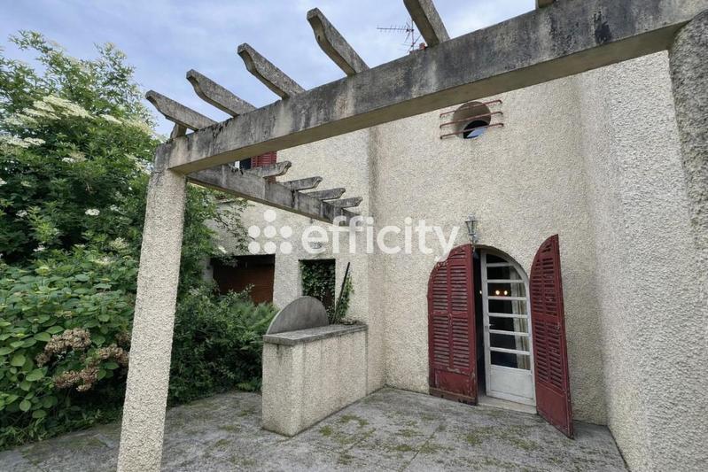 Maison - 195 m² - 7 pièces