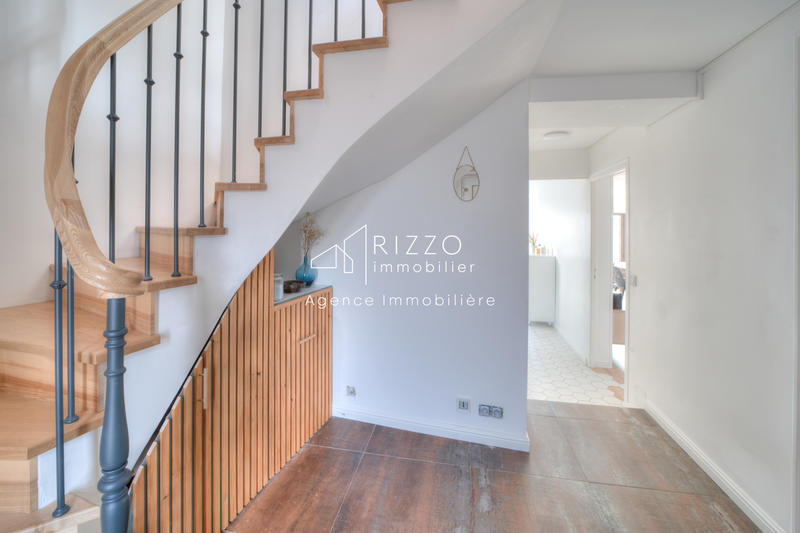 Maison - 102 m² - 5 pièces