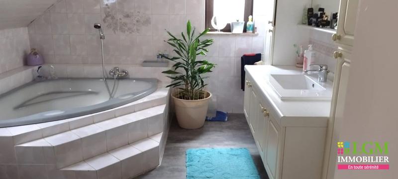 Maison - 240 m² - 7 pièces