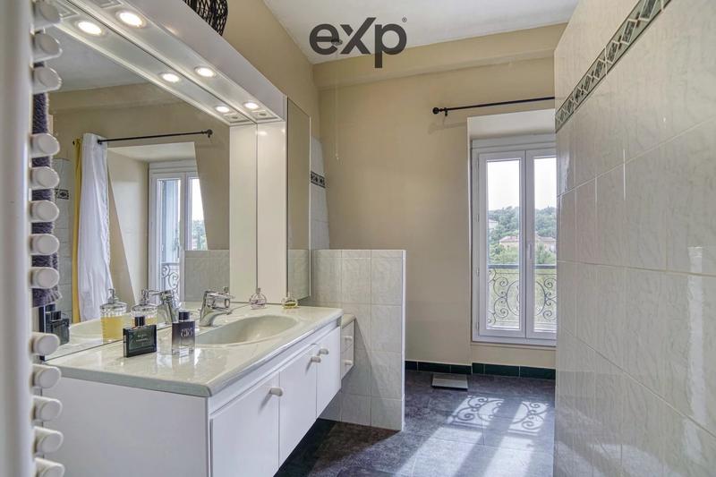 Maison contemporaine - 400 m² - 15 pièces