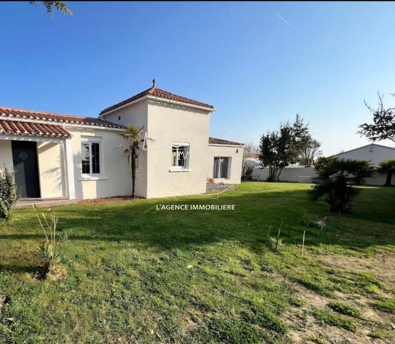 Maison - 244 m² - 7 pièces