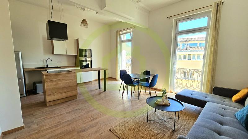 Appartement ancien - 77 m² - 3 pièces