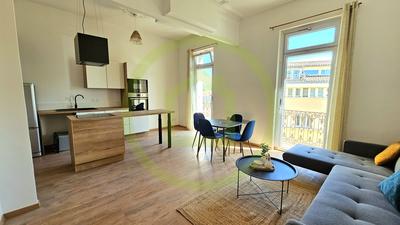 Appartement ancien - 77 m² - 3 pièces