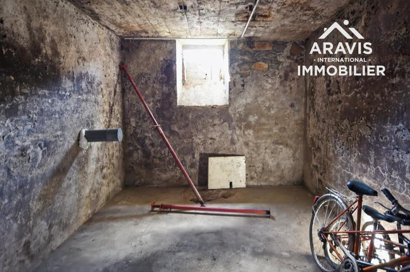 Maison - 360 m² - 10 pièces