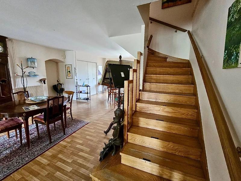 Appartement - 165 m² - 8 pièces