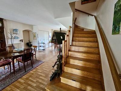 Appartement - 165 m² - 8 pièces