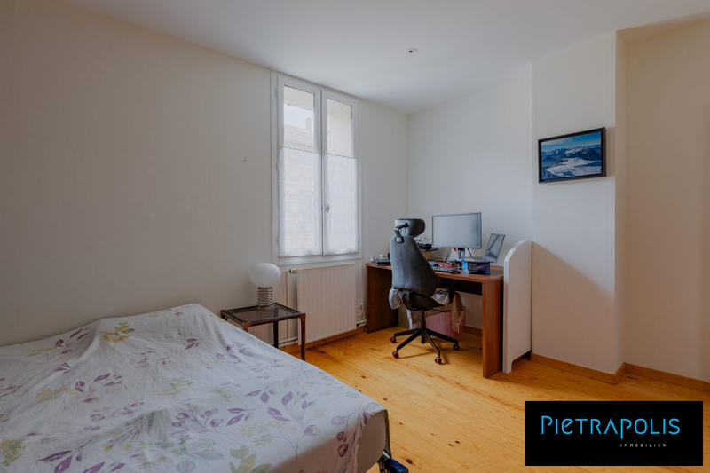 Maison - 186 m² - 7 pièces