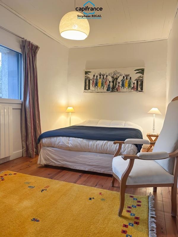 Propriété - 220 m² - 8 pièces