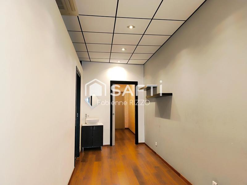 Bureau - 146 m² - 8 pièces