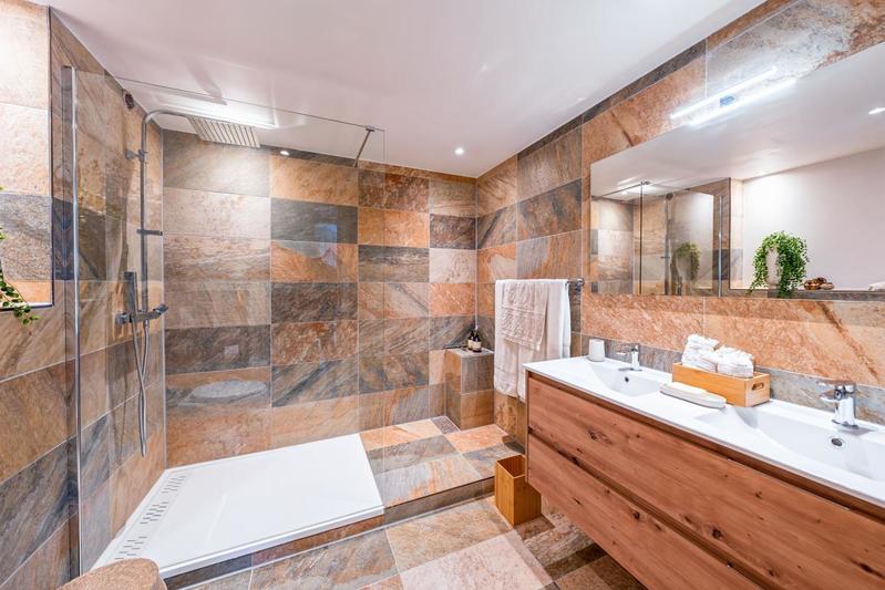 Villa - 300 m² - 6 pièces