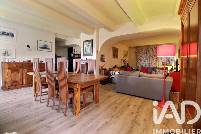 Maison - 238 m² - 6 pièces