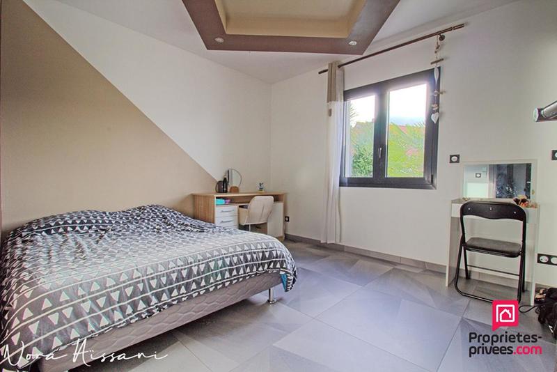 Maison - 180 m² - 6 pièces
