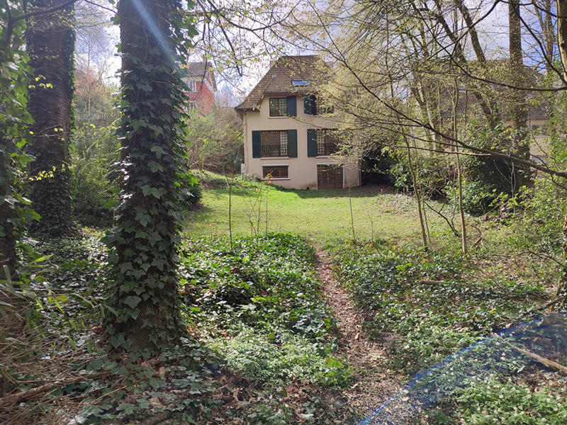 Maison - 206 m² - 9 pièces