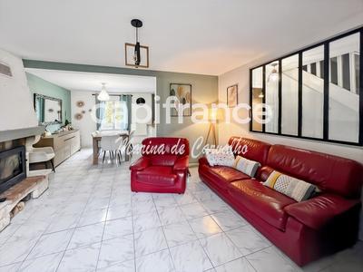 Maison - 142 m² - 8 pièces