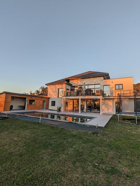 Maison - 258 m² - 6 pièces