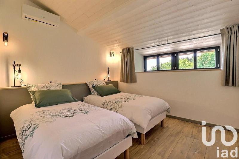 Maison - 215 m² - 6 pièces