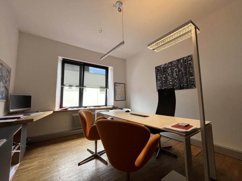 Bureau - 107 m² - 5 pièces