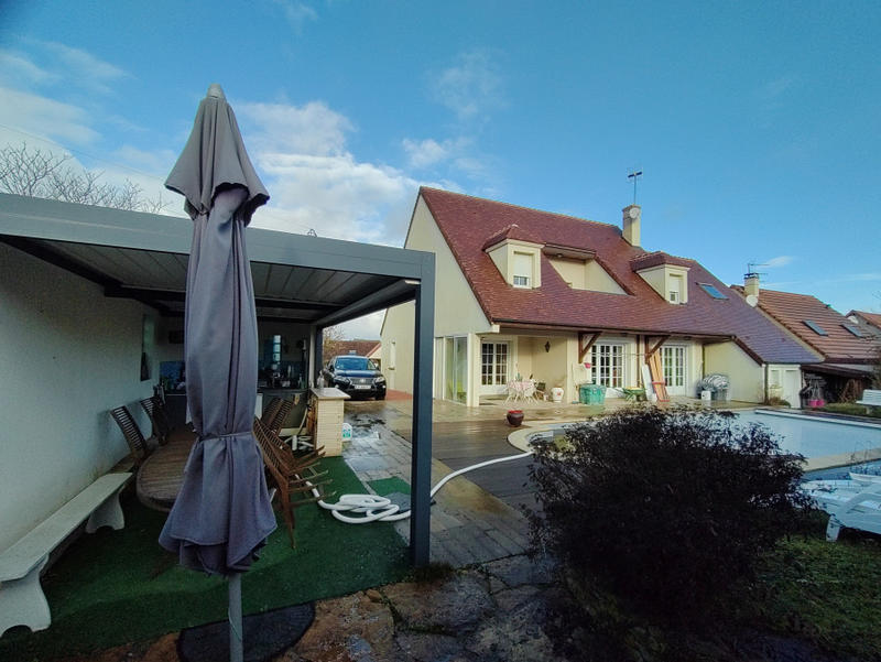 Maison - 178 m² - 9 pièces