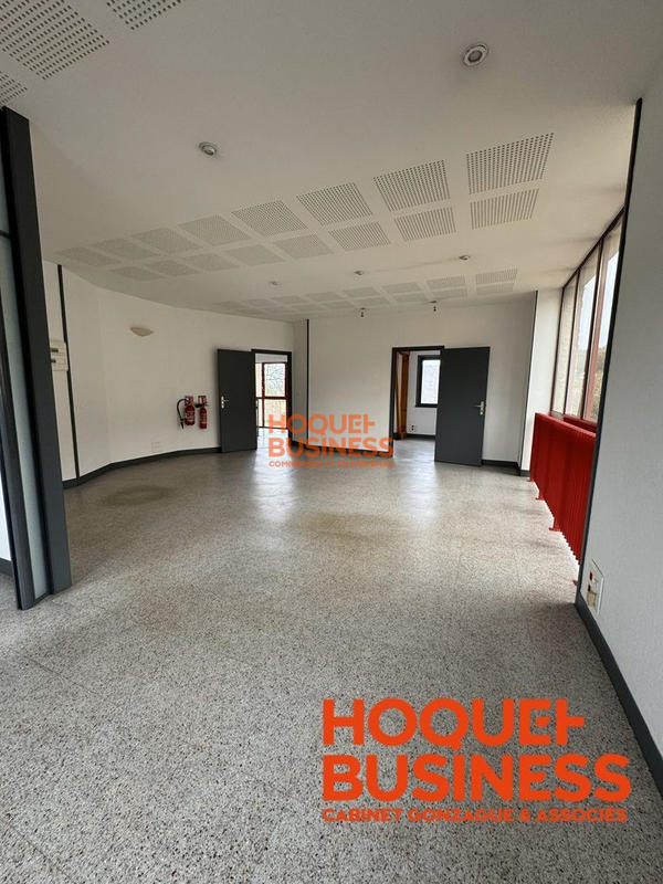 Bureau - 145 m² - 6 pièces