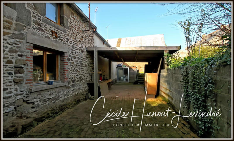 Maison - 202 m² - 9 pièces