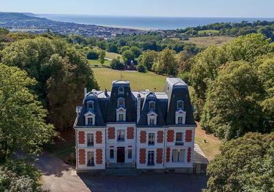 Château - 1 500 m² - 34 pièces