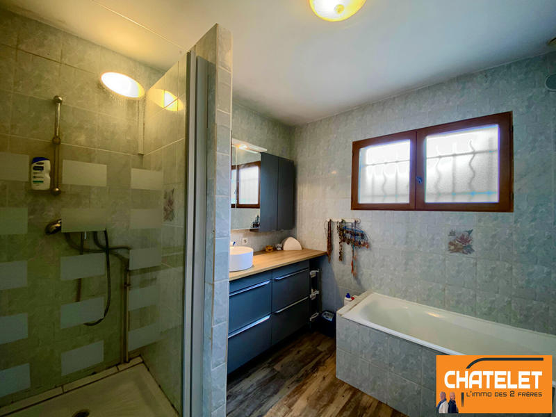 Maison - 188 m² - 8 pièces