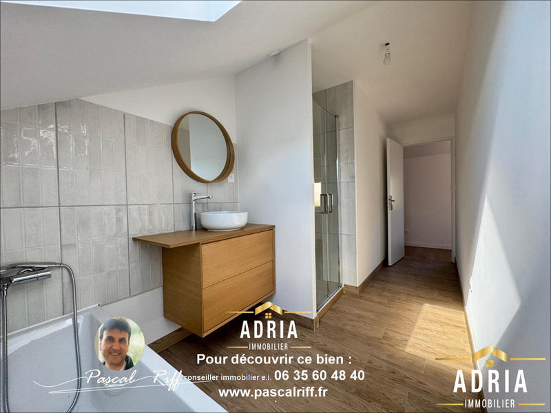 Maison traditionnelle - 236 m² - 11 pièces