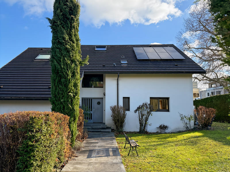 Maison - 261 m² - 10 pièces