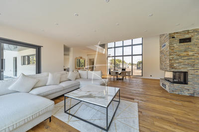 Maison - 274 m² - 6 pièces