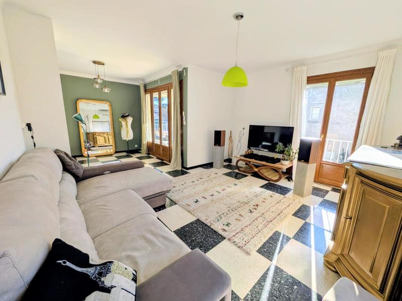 Maison - 184 m² - 7 pièces