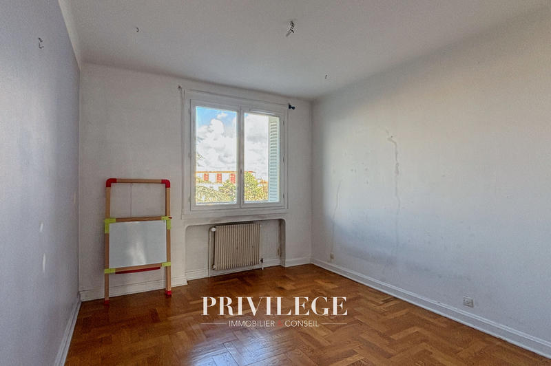 Appartement - 100 m² - 4 pièces