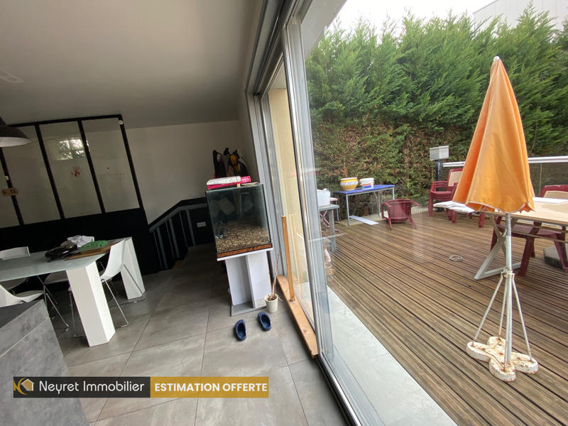 Local d'activités - 253 m²