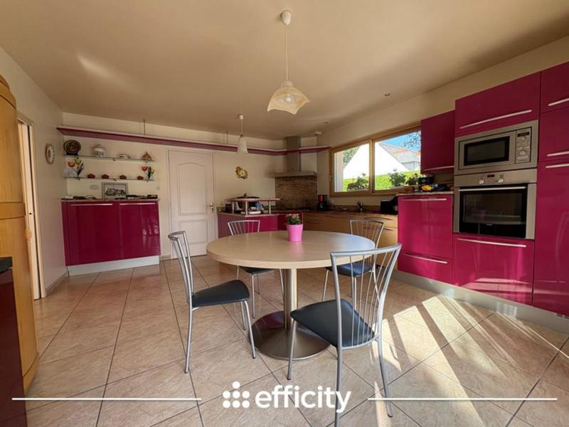 Maison - 215 m² - 6 pièces