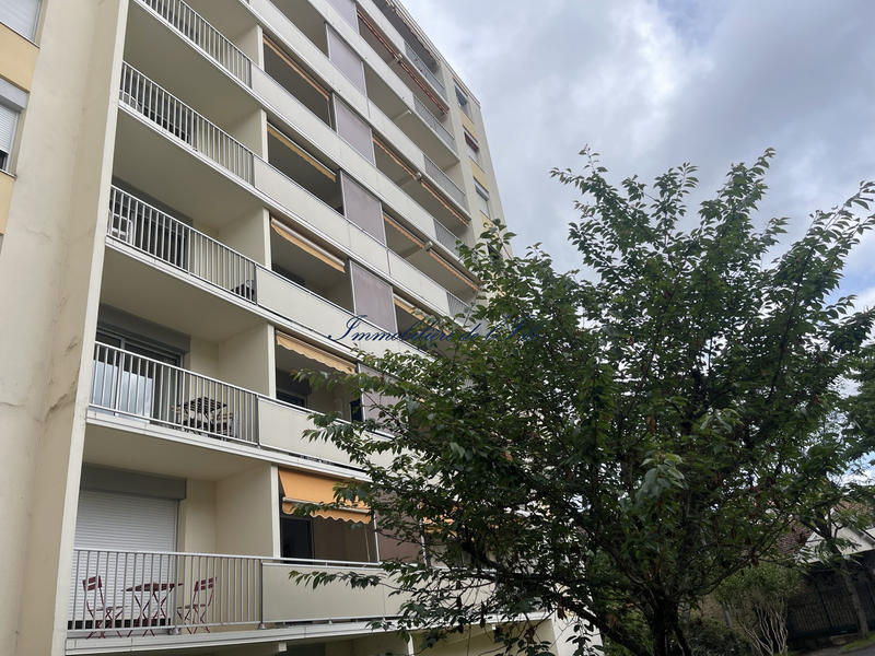 Appartement - 99 m² - 5 pièces