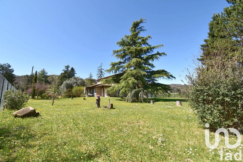Maison - 180 m² - 6 pièces