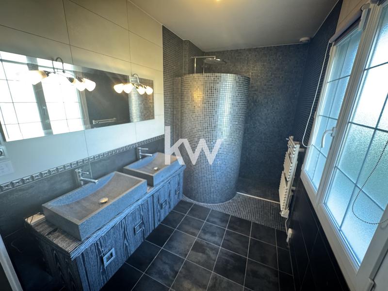 Maison - 148 m² - 6 pièces