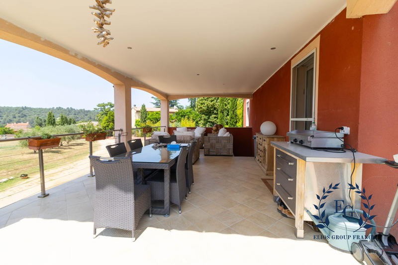 Maison - 184 m² - 7 pièces