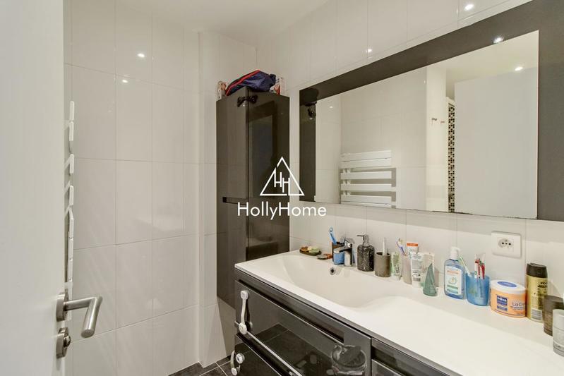 Appartement ancien - 90 m² - 5 pièces