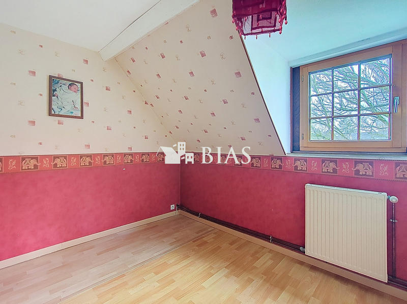 Maison traditionnelle - 180 m² - 7 pièces