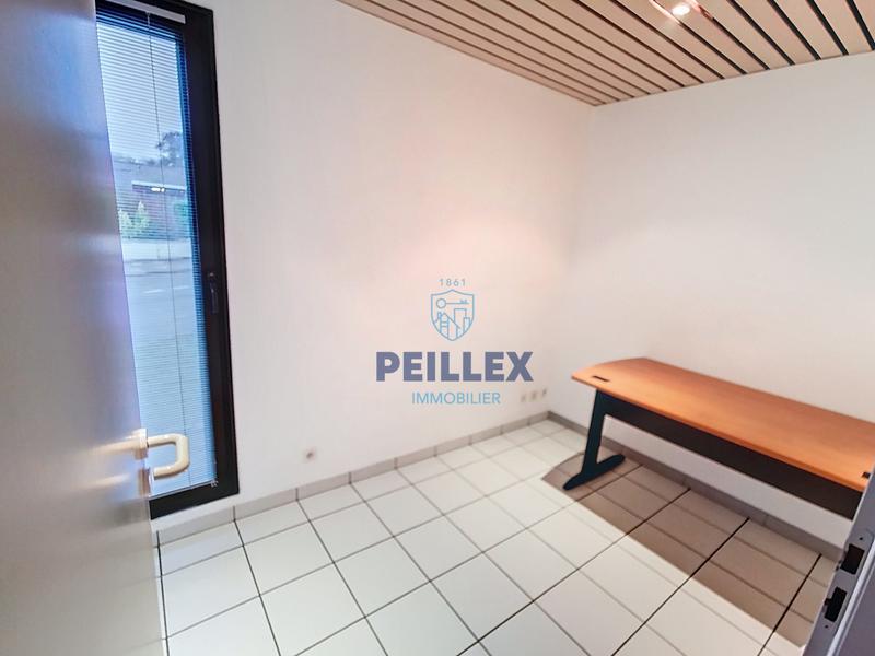 Bureau - 137 m² - 4 pièces