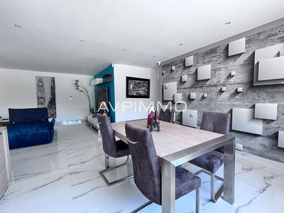 Villa - 240 m² - 7 pièces