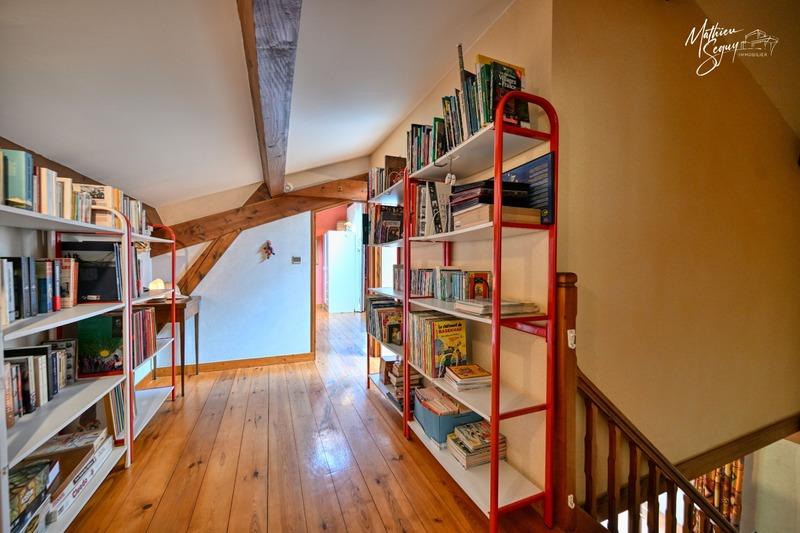 Maison - 250 m² - 10 pièces