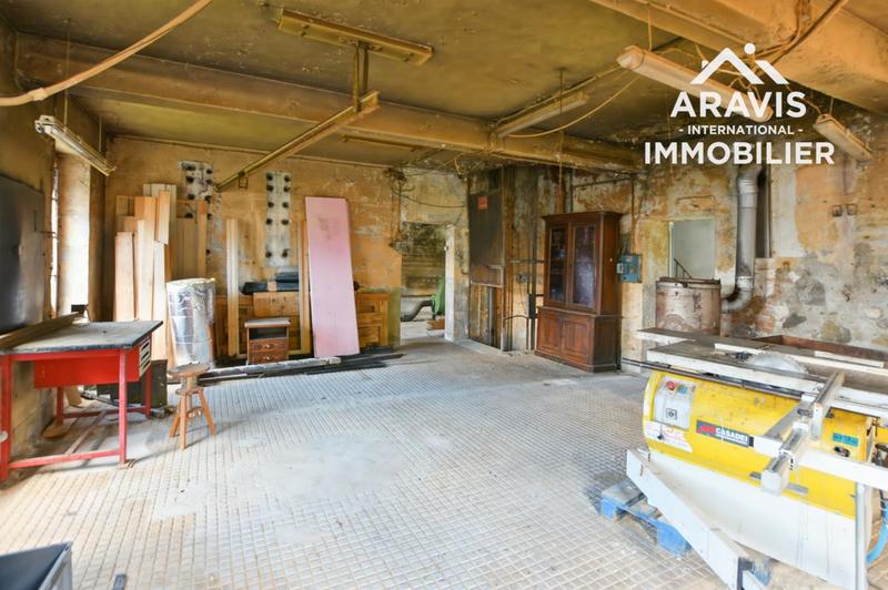 Maison - 360 m² - 10 pièces