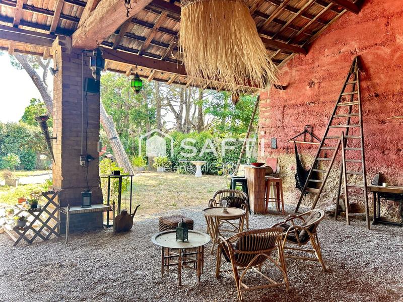 Maison - 219 m² - 8 pièces