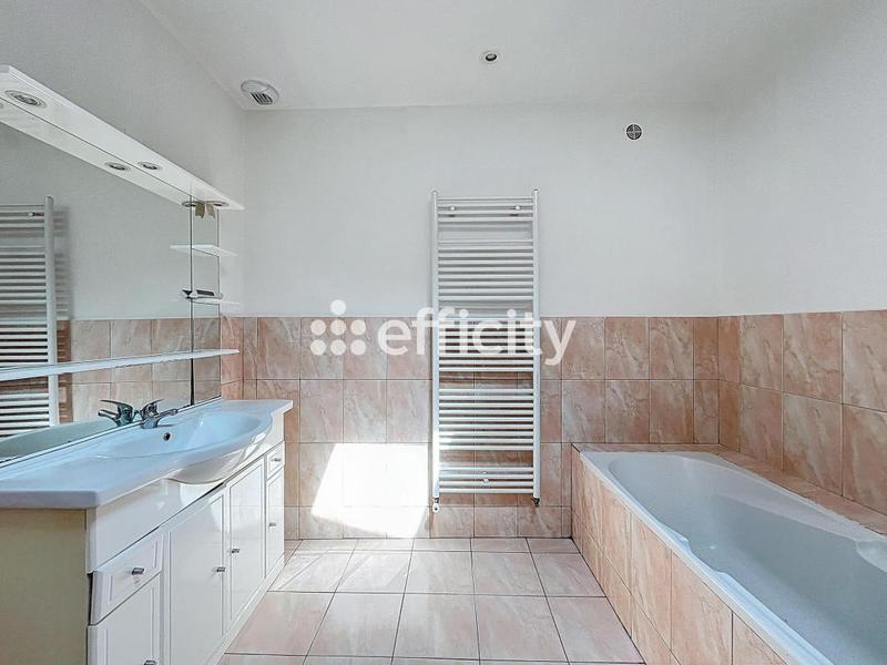 Appartement - 84 m² - 4 pièces