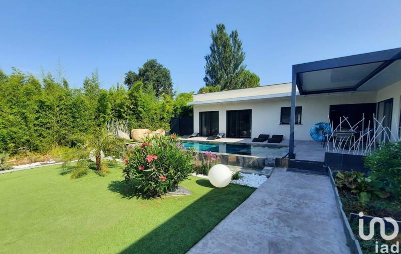 Maison - 180 m² - 5 pièces